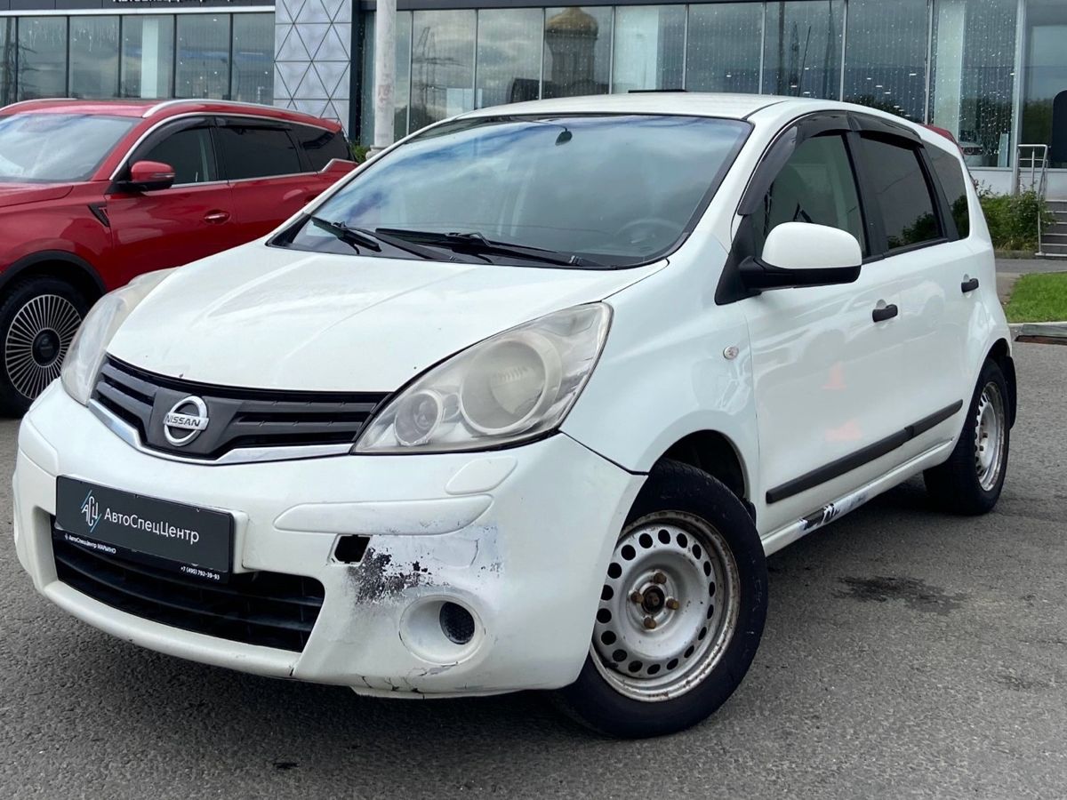 Nissan Note I (E11) [рестайлинг] 1.6 AT (110 л.с.) Comfort Белый 2011 с пробегом 195 000 км