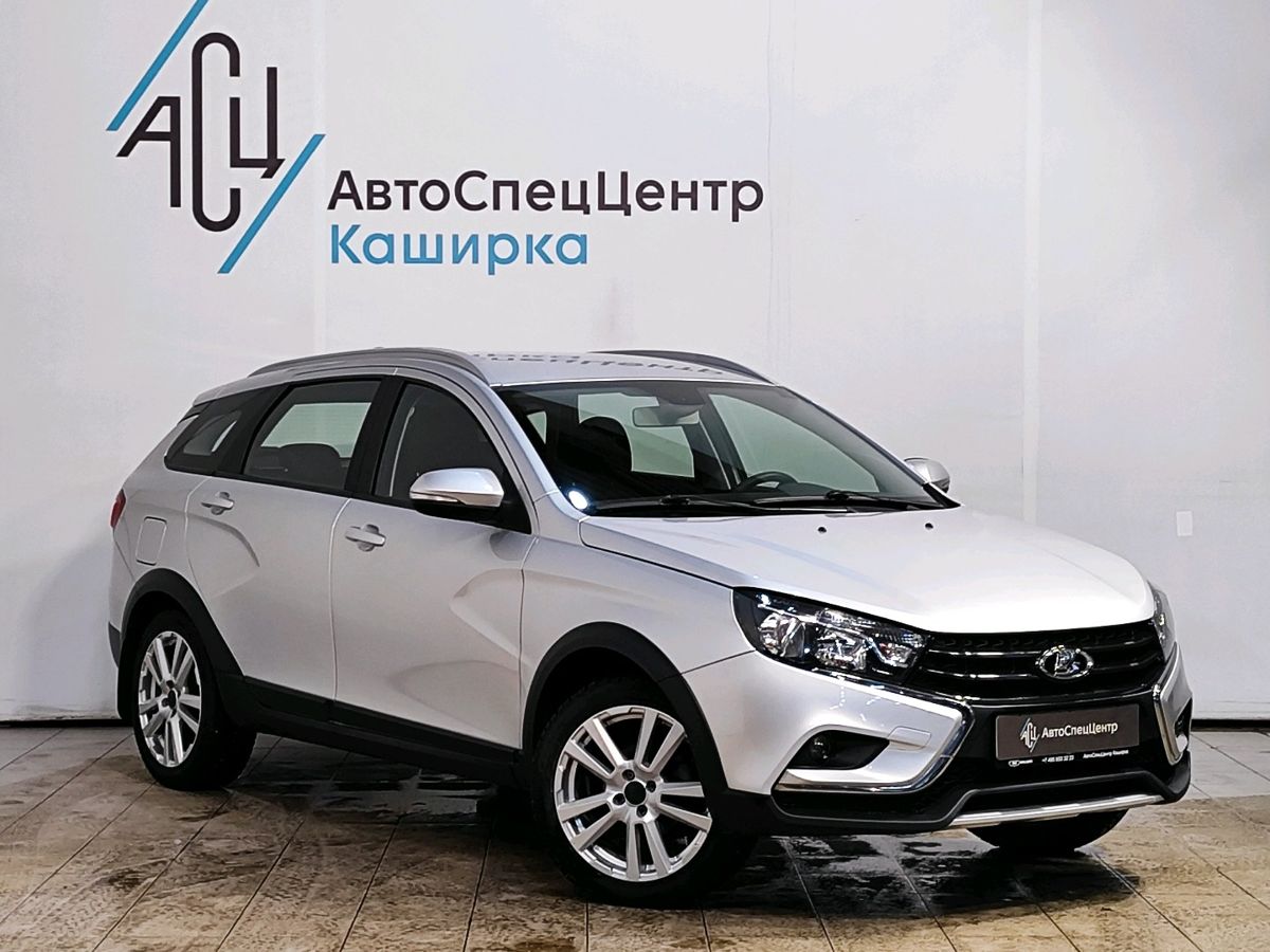 Автомобиль Lada (ВАЗ) Vesta I поколение 1.8 AMT (122 л.с.) Luxe (2017-2019) Серебристый 2019 с пробегом 81 348 км