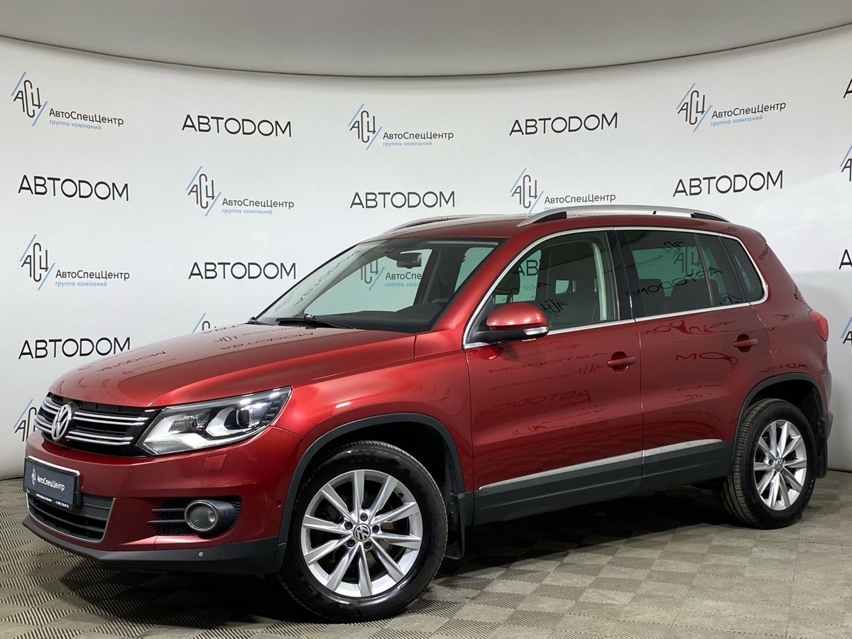 Volkswagen Tiguan I [рестайлинг] 2.0 AT 4WD (170 л.с.) Sport&Style Красный 2011 с пробегом 154 000 км