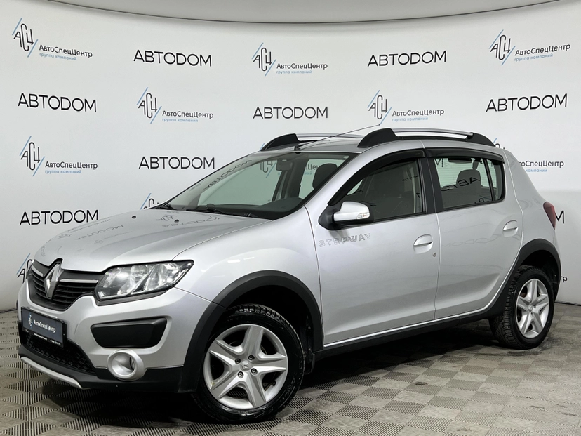 Автомобиль Renault Sandero II поколение 1.6 AT (102 л.с.) Confort Серебристый 2015 с пробегом 94 200 км