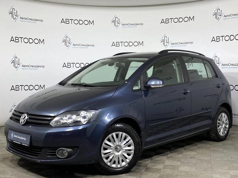 Автомобиль Volkswagen Golf Plus II поколение 1.6 AMT (102 л.с.) Trendline Синий 2013 с пробегом 161 615 км