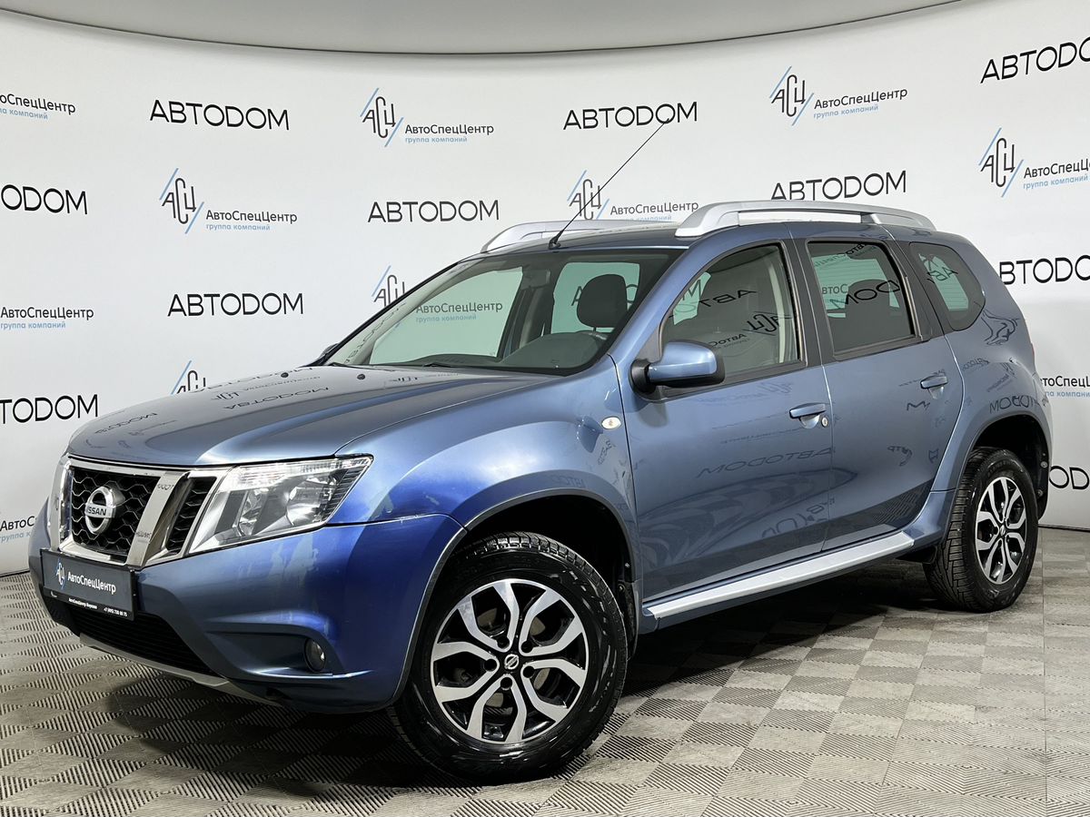 Автомобиль Nissan Terrano III поколение (D10) 2.0 AT (135 л.с.) Base Синий 2015 с пробегом 50 326 км