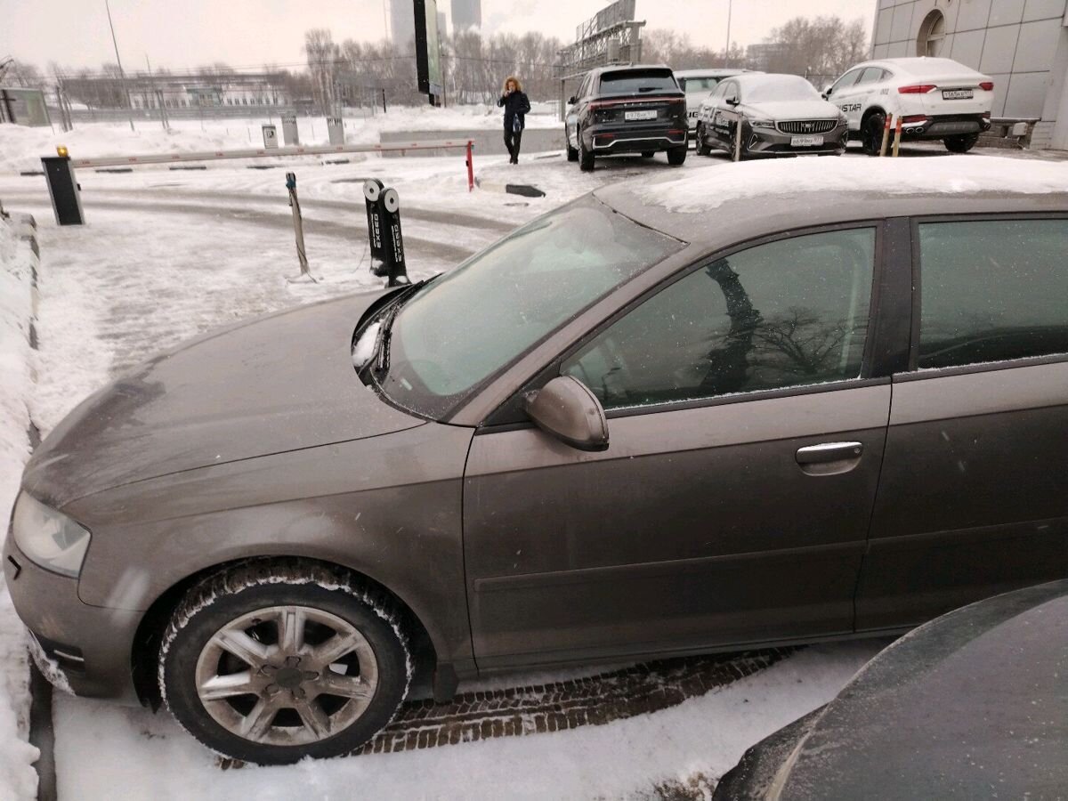 Автомобиль Audi A3 II (8P) [2-й рестайлинг] 1.4 AMT (125 л.с.) Ambiente Серый 2011 с пробегом 195 488 км