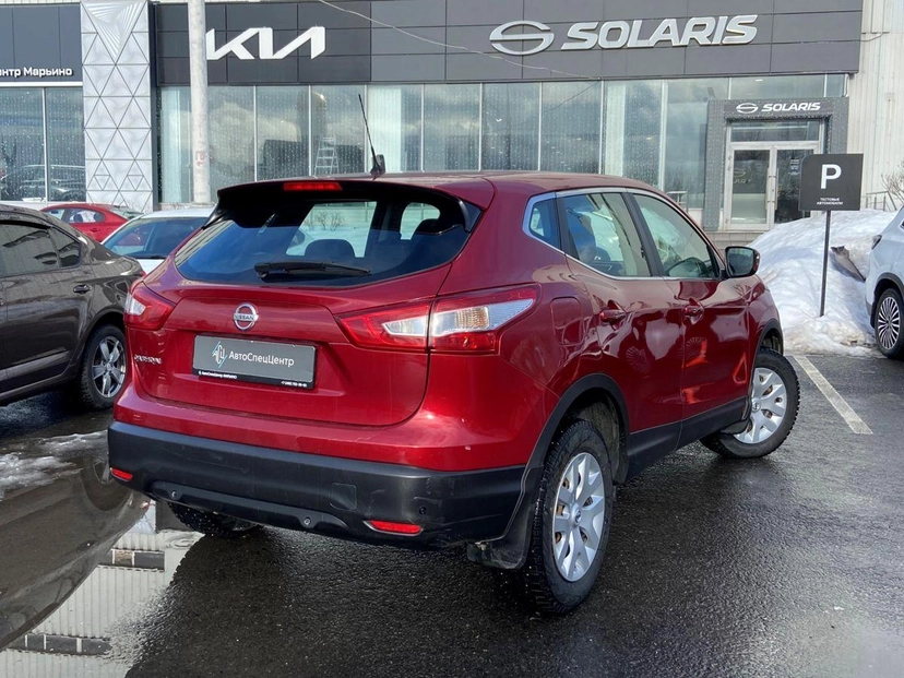 Автомобиль Nissan Qashqai II поколение 1.2 CVT (115 л.с.) XE Красный 2014 с пробегом 149 102 км