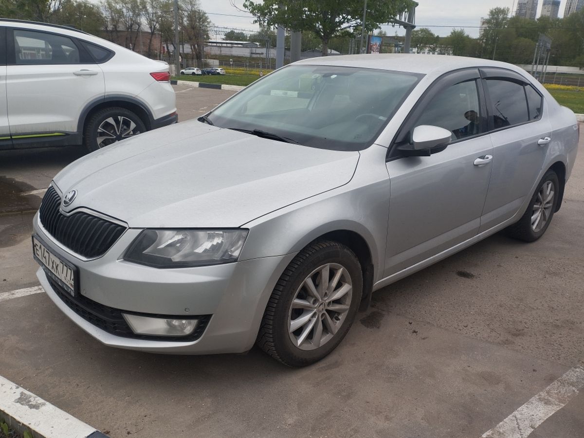 Skoda Octavia III поколение (A7) 1.4 AMT (140 л.с.) Elegance Серебристый 2013 с пробегом 214 846 км