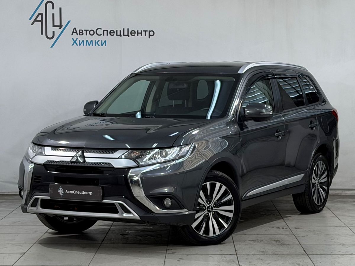 Mitsubishi Outlander III [3-й рестайлинг] 2.0 CVT 4WD (146 л.с.) Intense+ (2018-2021) Серебристый 2020 с пробегом 78 000 км