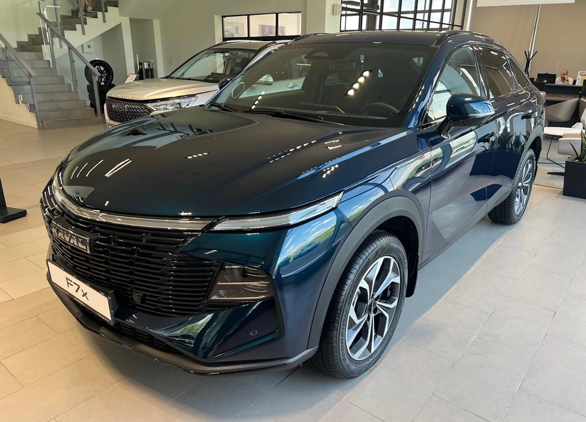 Автомобиль Haval F7 II поколение 2.0 AMT 4WD (192 л.с.) Tech Plus Синий 2025 новый