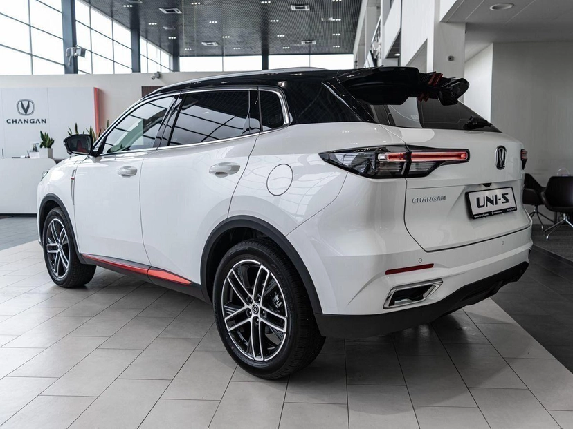 Автомобиль Changan UNI-S I поколение 1.5 AMT (181 л.с.) Tech Белый 2024 новый