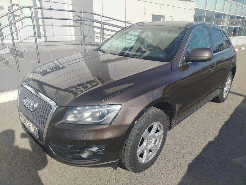 Audi Q5 I поколение (8R) 2.0 AMT 4WD (211 л.с.) Базовая Коричневый 2010 с пробегом 310 106 км