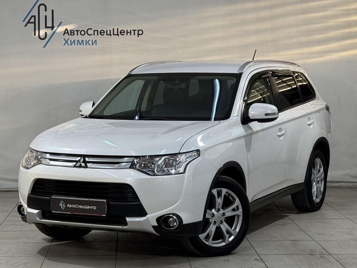 Mitsubishi Outlander III поколение 2.0 CVT 4WD (146 л.с.) Instyle Белый 2014 с пробегом 104 000 км