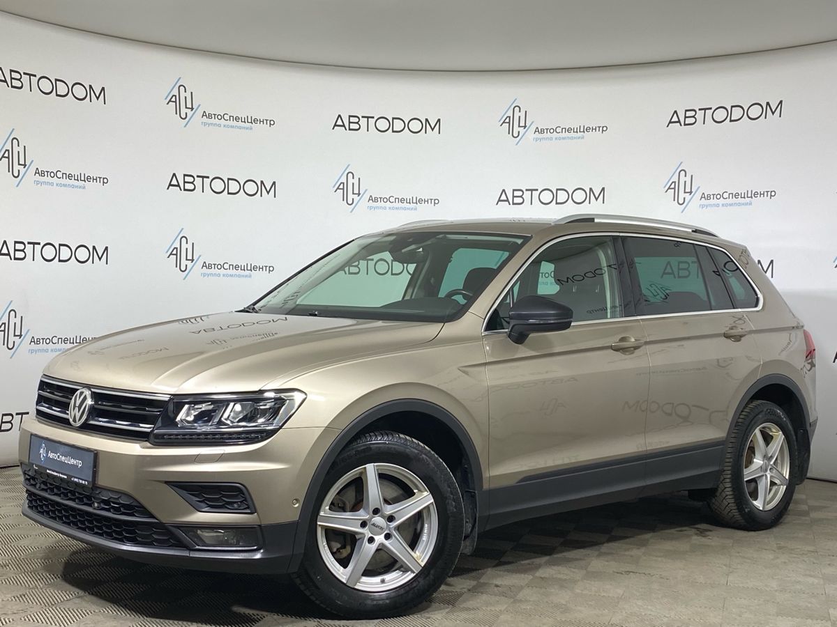 Автомобиль Volkswagen Tiguan II поколение 2.0 AMT 4WD (180 л.с.) City Бежевый 2019 с пробегом 147 119 км