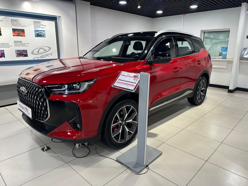 Автомобиль CHERY Tiggo 7L I поколение 1.6 AMT 4WD (150 л.с.) Ultra Красный 2024 новый