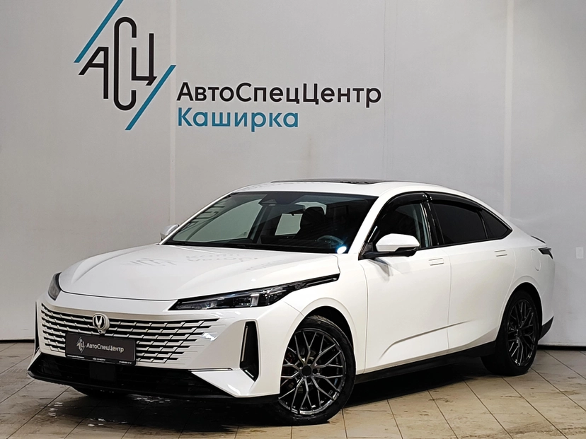 Автомобиль Changan Lamore I поколение 1.5 AMT (181 л.с.) Tech Белый 2023 с пробегом 34 642 км