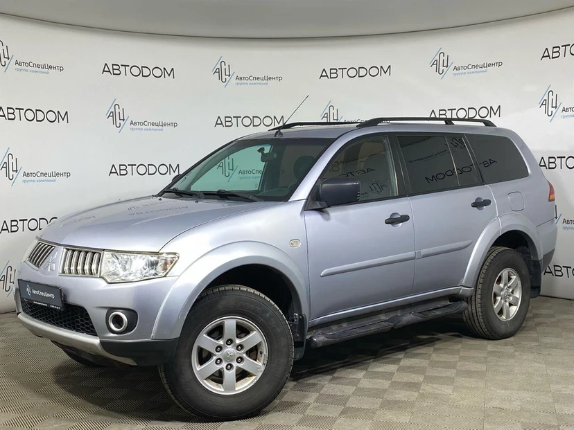 Автомобиль Mitsubishi Pajero Sport II поколение 2.5d MT 4WD (178 л.с.) Intense Серебристый 2012 с пробегом 212 217 км