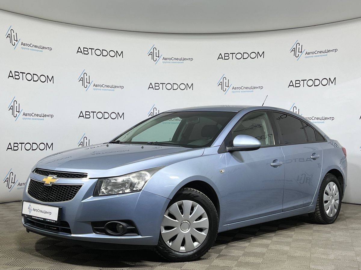 Автомобиль Chevrolet Cruze I поколение (J300) 1.6 MT (109 л.с.) LS Серый 2010 с пробегом 147 597 км