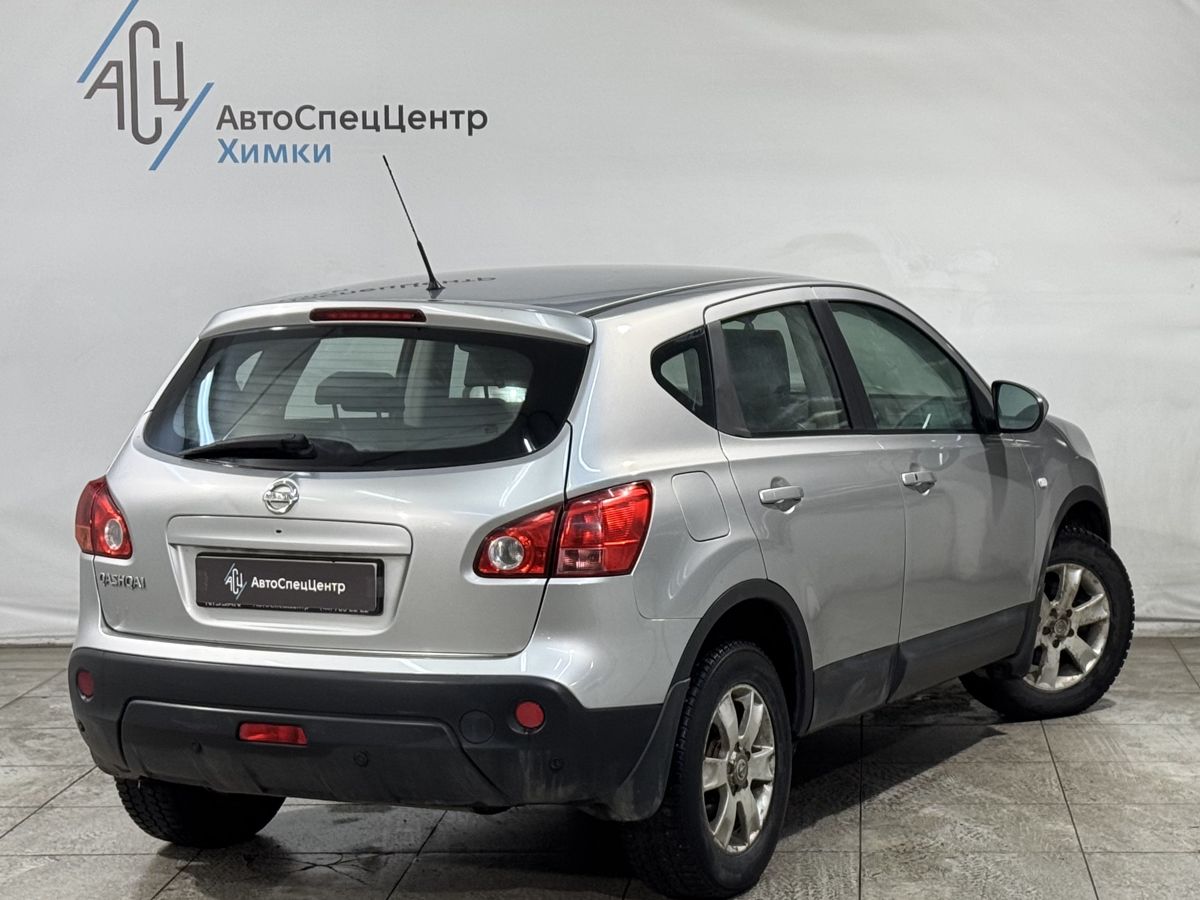 Автомобиль Nissan Qashqai I поколение 2.0 MT (141 л.с.) SE+ Серебристый 2007 с пробегом 196 114 км