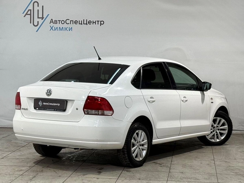 Автомобиль Volkswagen Polo V поколение 1.6 AT (105 л.с.) Sochi Edition Белый 2013 с пробегом 121 000 км
