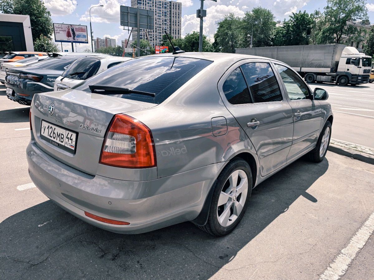 Skoda Octavia II (A5) [рестайлинг] 1.8 AT (152 л.с.) Elegance Бежевый 2013 с пробегом 185 543 км