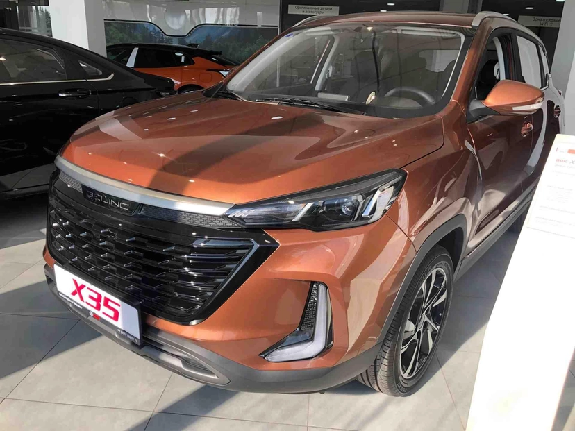 Автомобиль BAIC X35 I поколение 1.5 MT (150 л.с.) Luxury Коричневый 2023 новый