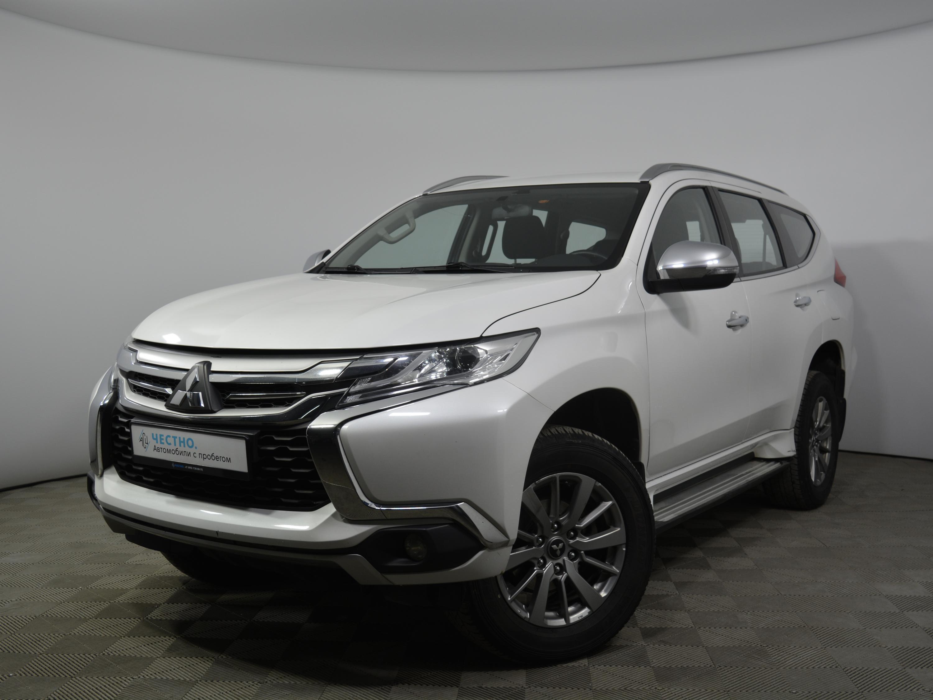Автомобиль Mitsubishi Pajero Sport III поколение 2.4d MT 4WD (181 л.с.) Invite Белый 2019 с пробегом 78700 км
