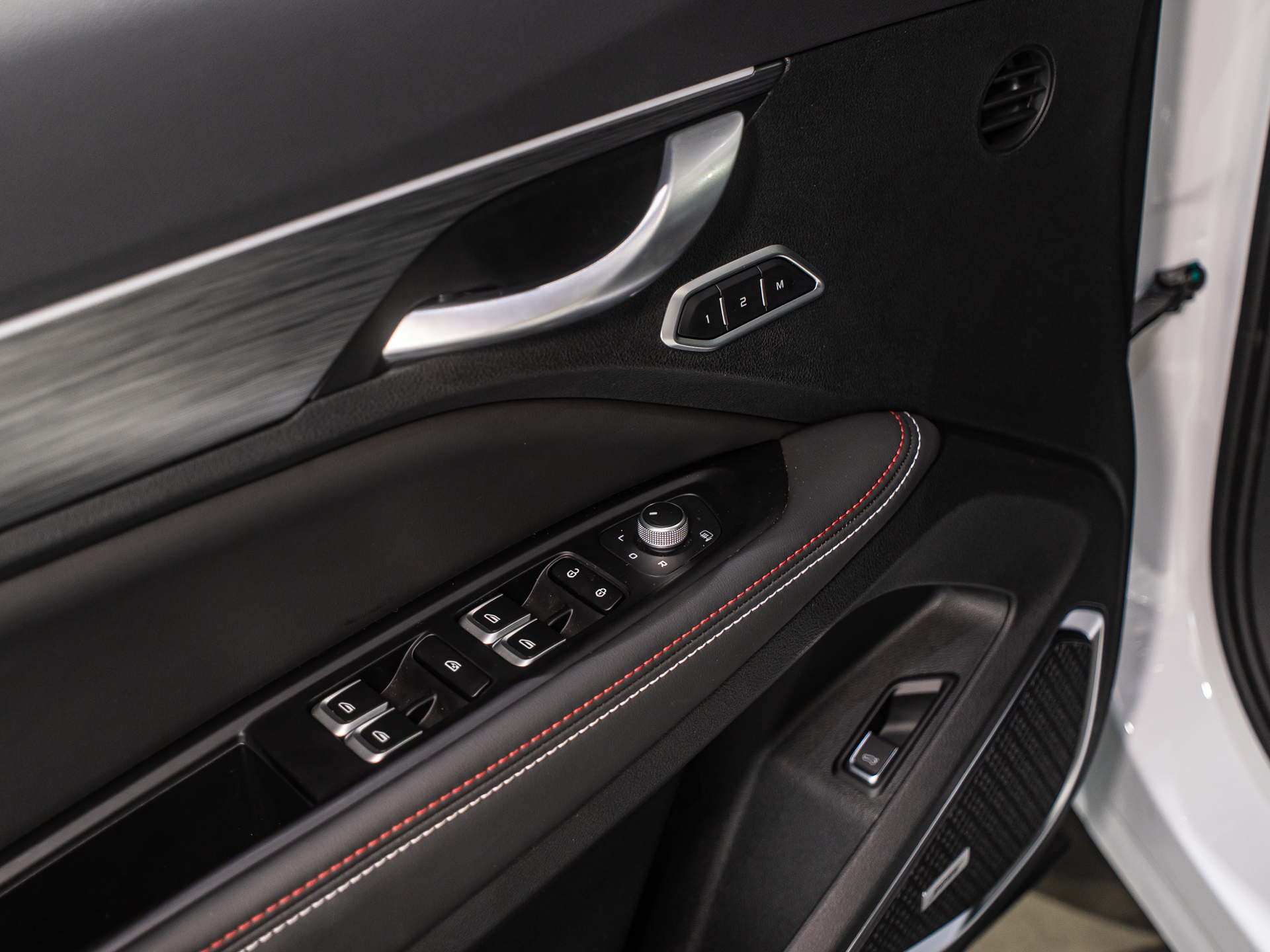 Автомобиль Knewstar 001 I поколение 2.0 AT 4WD (238 л.с.) Flagship Sport Белый 2025 новый