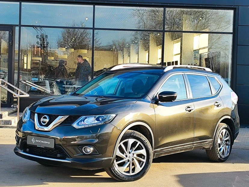 Nissan X-Trail III поколение (T32) 2.5 CVT 4WD (171 л.с.) SE Top Зелёный 2017 с пробегом 106 571 км