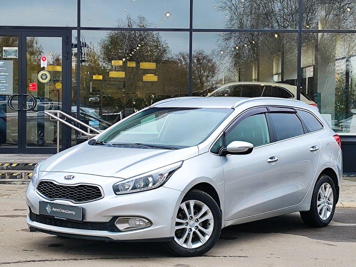 Kia Ceed II поколение 1.6 AT (129 л.с.) Premium Серебристый 2013 с пробегом 218 415 км