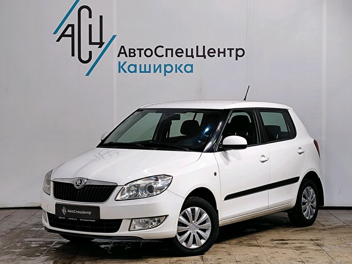 Автомобиль Skoda Fabia II (5J) [рестайлинг] 1.6 AT (105 л.с.) Ambition Белый 2013 с пробегом 146 926 км