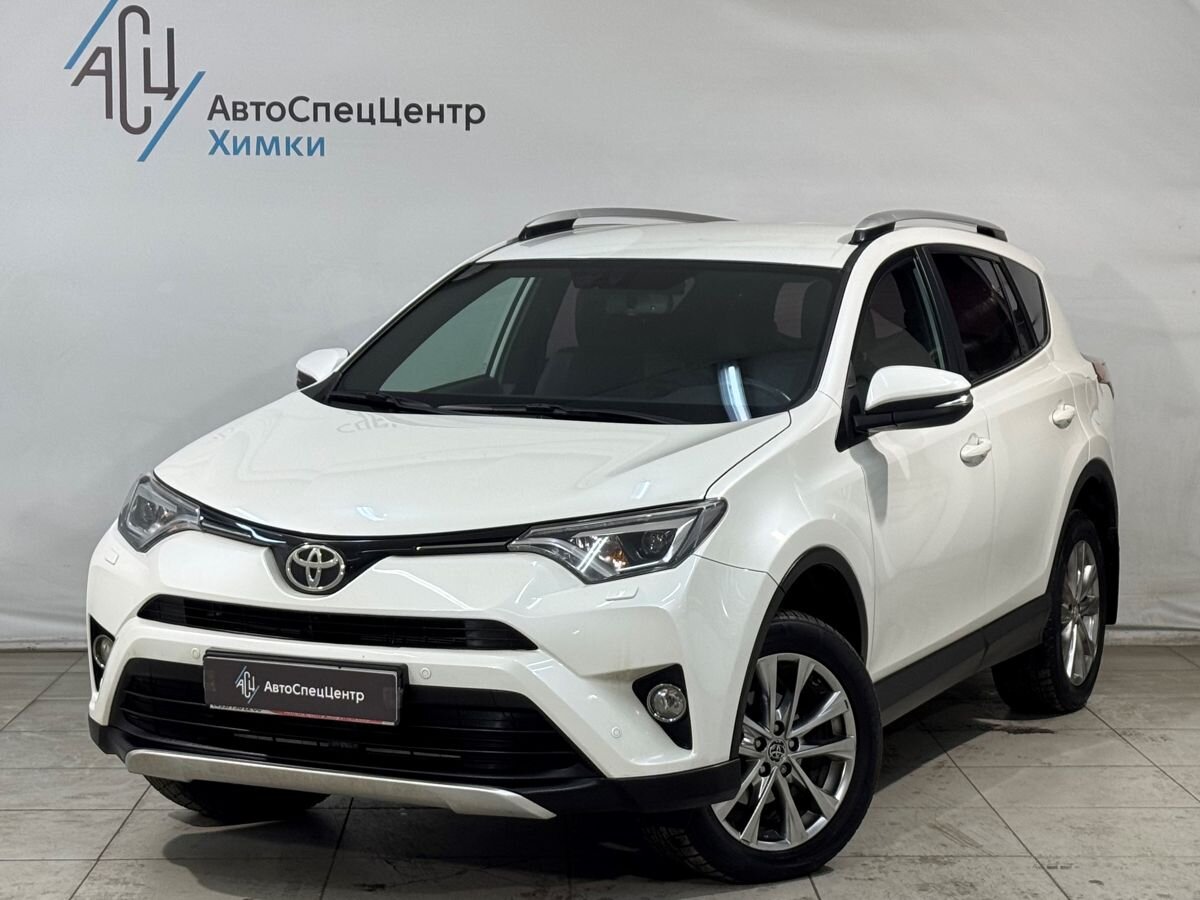 Автомобиль Toyota RAV4 IV (XA40) [рестайлинг] 2.5 AT 4WD (180 л.с.) Престиж Белый 2016 с пробегом 120 000 км