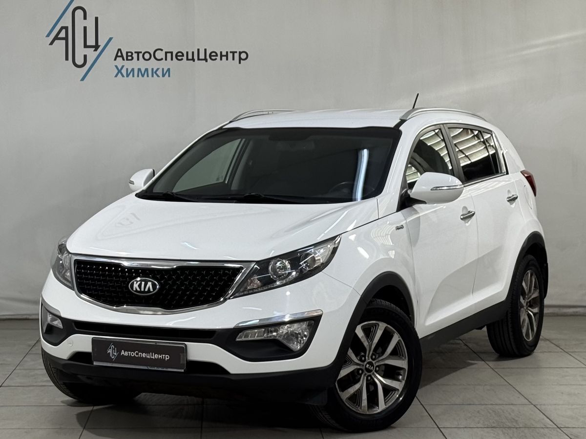 Kia Sportage III [рестайлинг] 2.0 AT 4WD (150 л.с.) Luxe Белый 2015 с пробегом 79 000 км