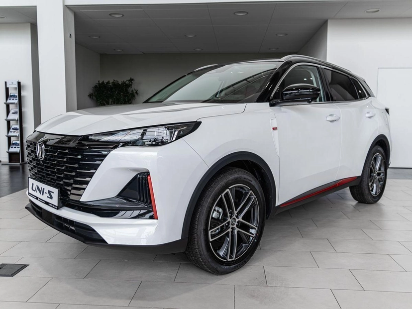 Автомобиль Changan UNI-S I поколение 1.5 AMT (181 л.с.) Tech Белый 2024 новый