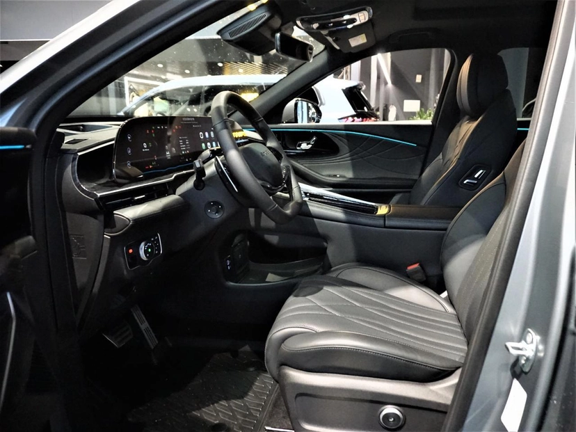 Автомобиль EXEED RX I поколение 2.0 AT 4WD (249 л.с.) Premium Серый 2024 новый