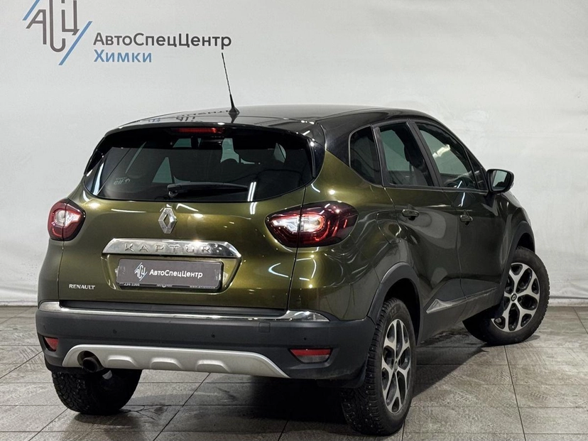 Автомобиль Renault Kaptur I поколение 1.6 CVT (114 л.с.) Base Зелёный 2016 с пробегом 163 000 км