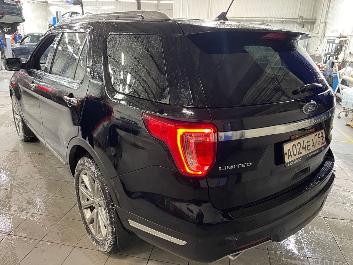 Автомобиль Ford Explorer V [2-й рестайлинг] 3.5 AT 4WD (249 л.с.) Limited Plus Чёрный 2018 с пробегом 47 852 км