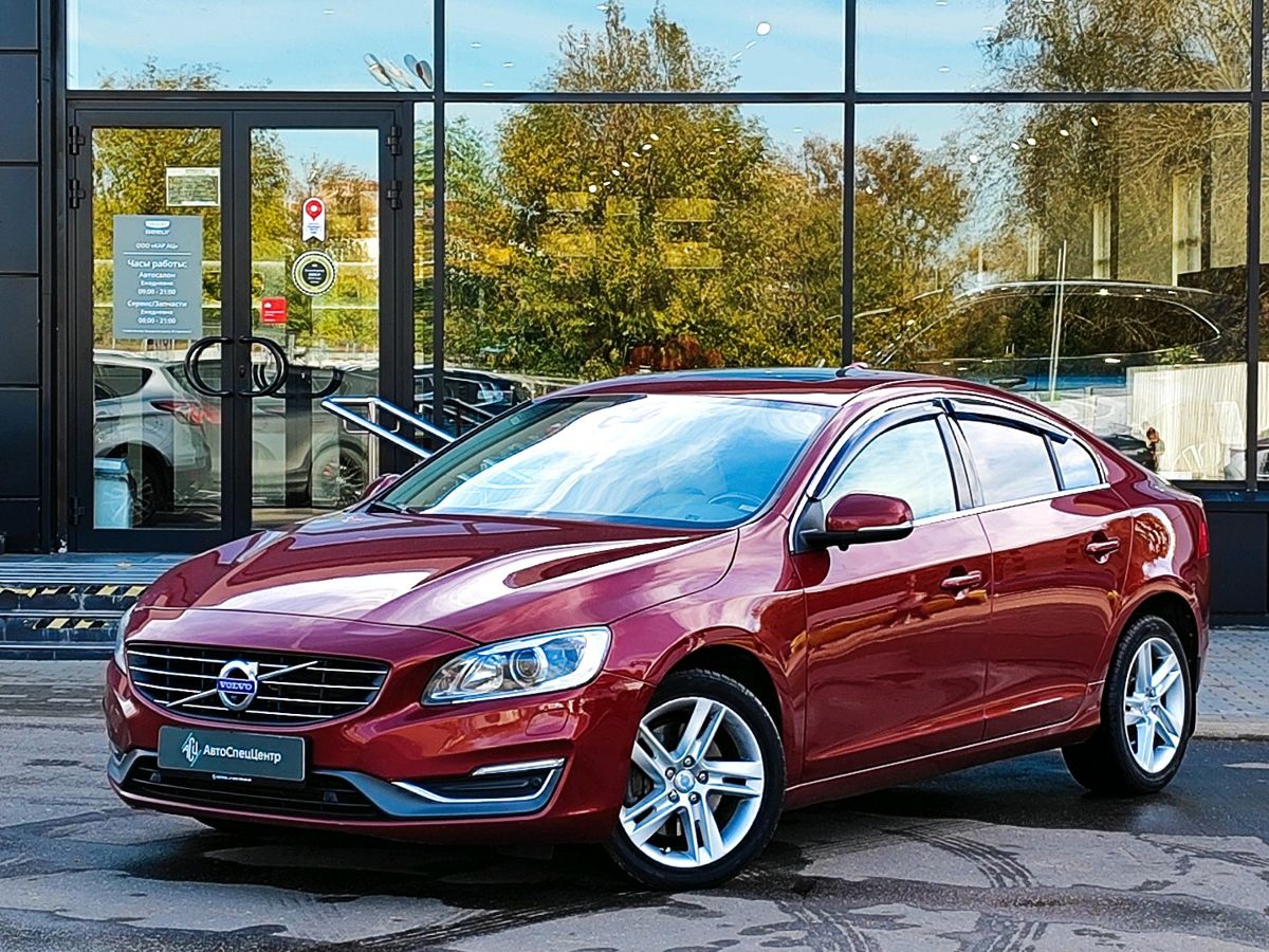 Volvo S60 II [рестайлинг] 2.5 AT 4WD (249 л.с.) Base Красный 2013 с пробегом 157 011 км