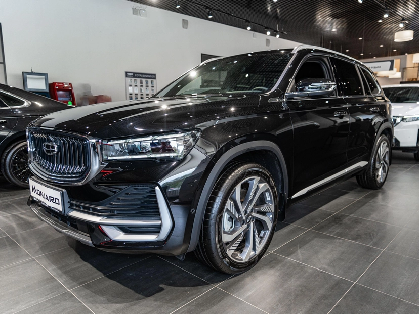 Автомобиль Geely Monjaro I поколение 2.0 AT 4WD (238 л.с.) Flagship Чёрный 2024 новый