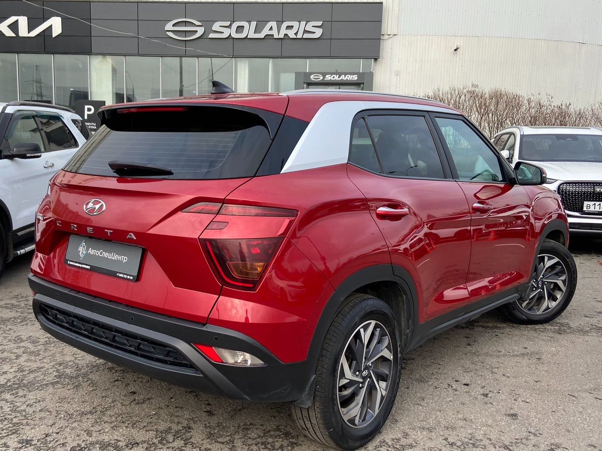 Автомобиль Hyundai Creta II поколение 1.6 AT (123 л.с.) Lifestyle + Premium Music + Winter Красный 2021 с пробегом 165 300 км