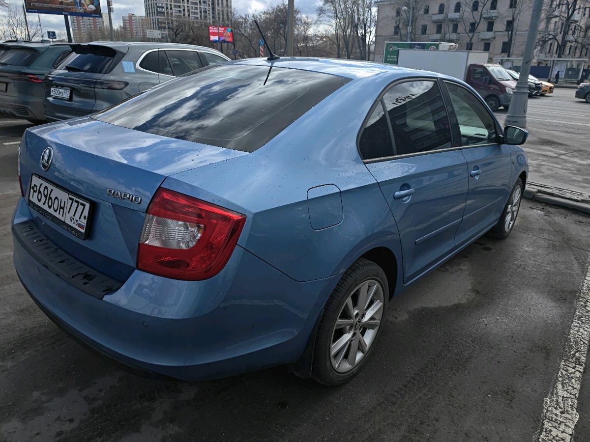 Автомобиль Skoda Rapid I поколение 1.6 MT (110 л.с.) Hockey Edition Синий 2015 с пробегом 177 326 км