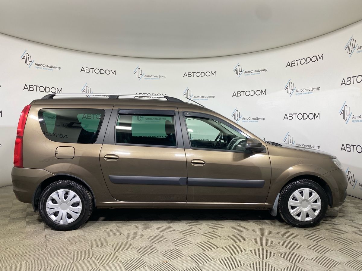 Автомобиль Lada (ВАЗ) Largus I [рестайлинг] 1.6 MT (106 л.с.) Luxe (7 мест) Prestige Коричневый 2021 с пробегом 137 101 км