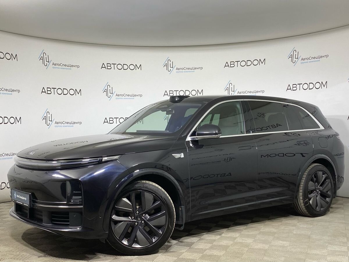 LiXiang L7 I поколение 1.5hyb AT 4WD (449 л.с.) Max Чёрный 2023 с пробегом 48 102 км