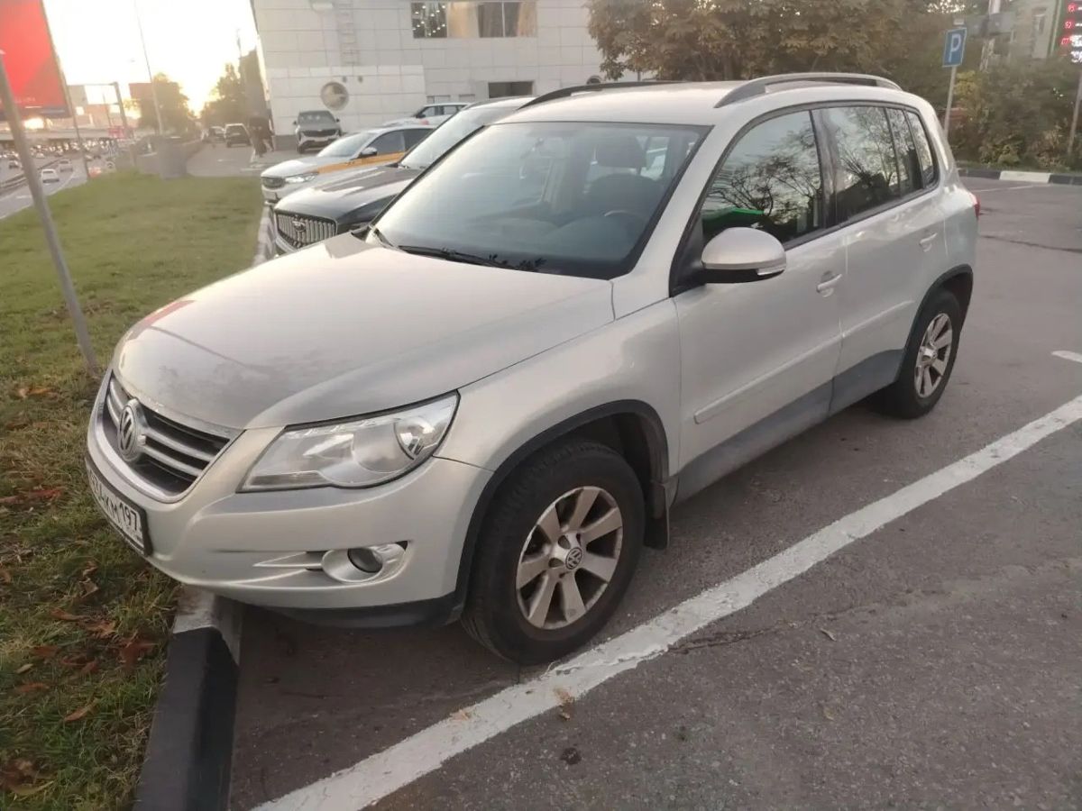 Volkswagen Tiguan I [рестайлинг] 2.0 AT 4WD (170 л.с.) CLUB Серый 2011 с пробегом 218 219 км