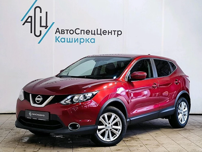 Автомобиль Nissan Qashqai II поколение 2.0 CVT 4WD (144 л.с.) SE Красный 2017 с пробегом 74 299 км