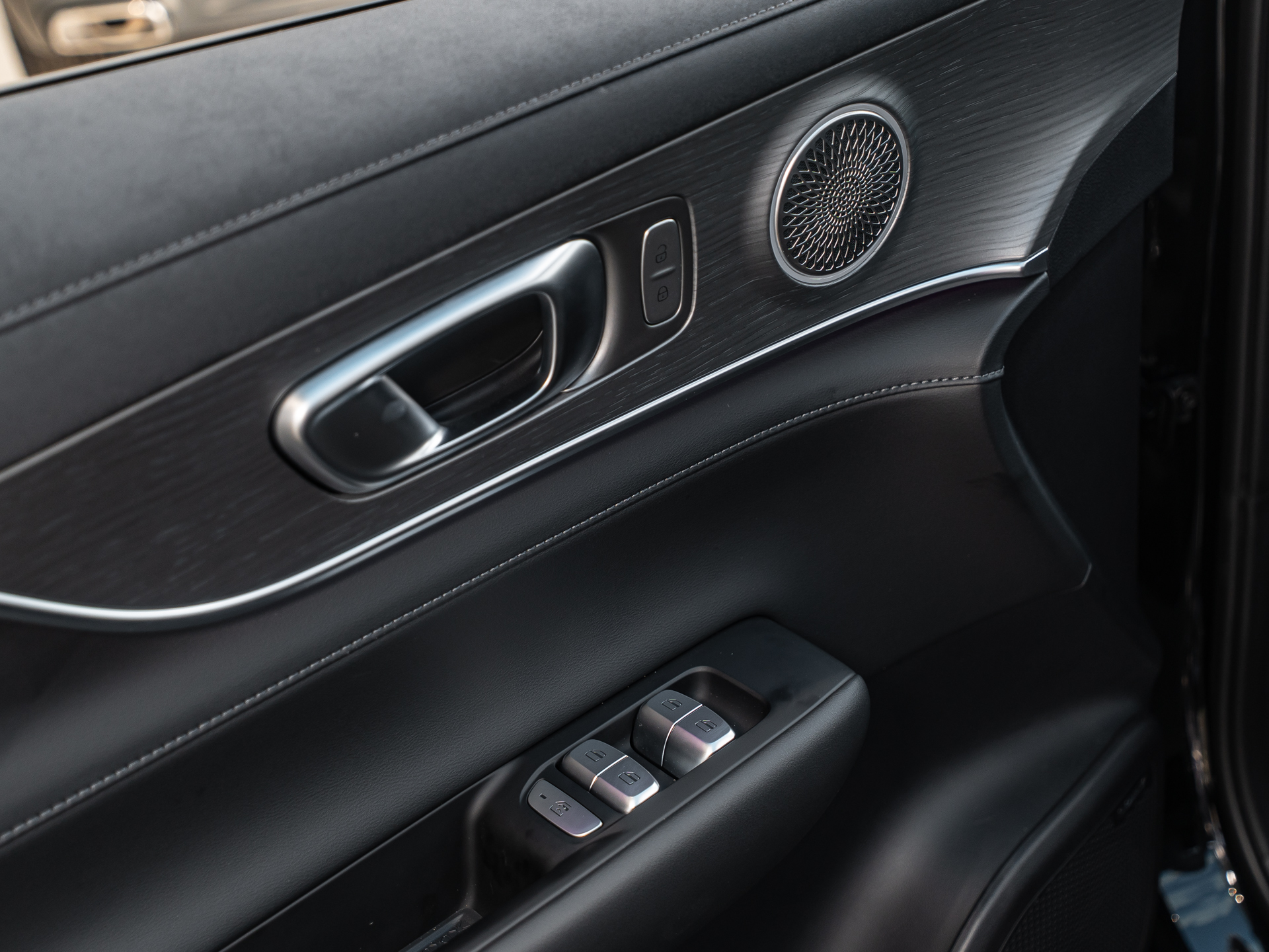 Автомобиль TENET T8 I поколение 2.0 AMT 4WD (197 л.с.) Prime Чёрный 2025 новый