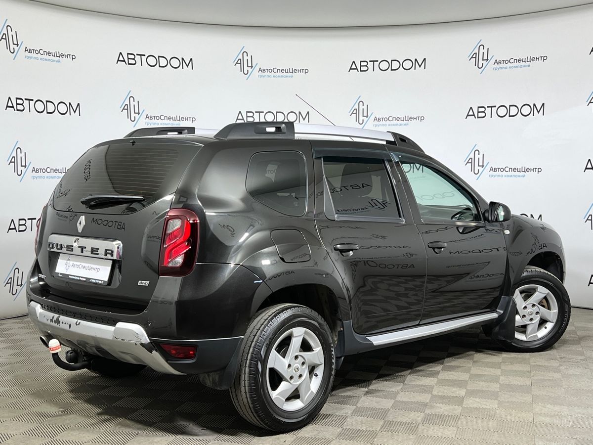 Автомобиль Renault Duster I [рестайлинг] 2.0 MT 4WD (143 л.с.) Luxe Privilege Чёрный 2015 с пробегом 140 000 км