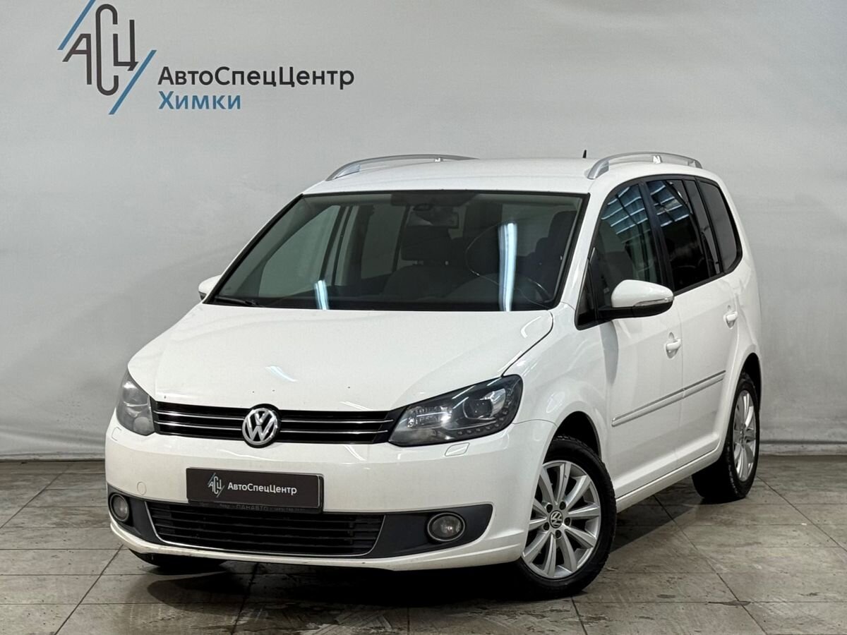 Автомобиль Volkswagen Touran I [2-й рестайлинг] 1.4 AMT (140 л.с.) Base Белый 2011 с пробегом 135 000 км
