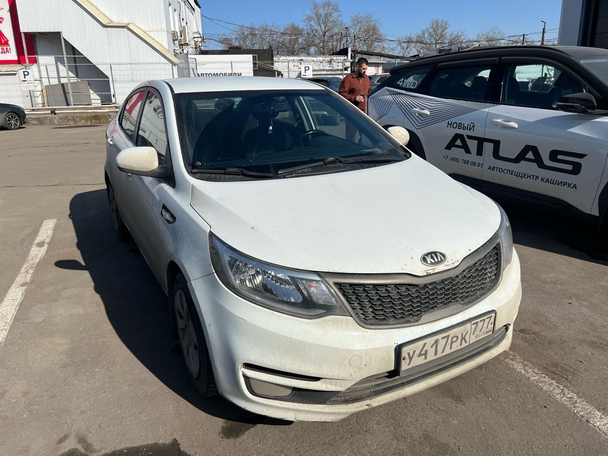 Автомобиль Kia Rio III [рестайлинг] 1.6 AT (123 л.с.) Comfort Аудио Серебристый 2015 с пробегом 119 082 км
