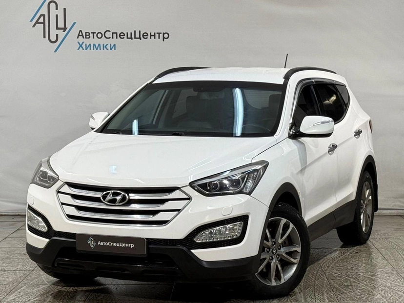 Автомобиль Hyundai Santa Fe III поколение (DM) 2.4 AT 4WD (175 л.с.) Dynamic Белый 2013 с пробегом 175 000 км