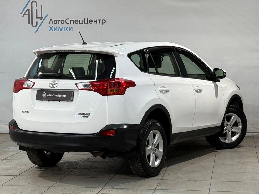 Автомобиль Toyota RAV4 IV поколение (XA40) 2.0 CVT 4WD (146 л.с.) Base Белый 2013 с пробегом 47 000 км