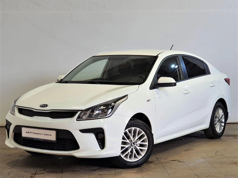 Автомобиль Kia Rio IV поколение 1.6 MT (123 л.с.) Comfort Белый 2017 с пробегом 135 000 км