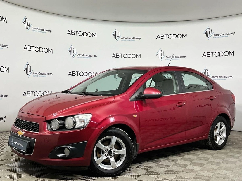 Автомобиль Chevrolet Aveo II поколение (T300) 1.6 AT (115 л.с.) LTZ Красный 2014 с пробегом 274 067 км